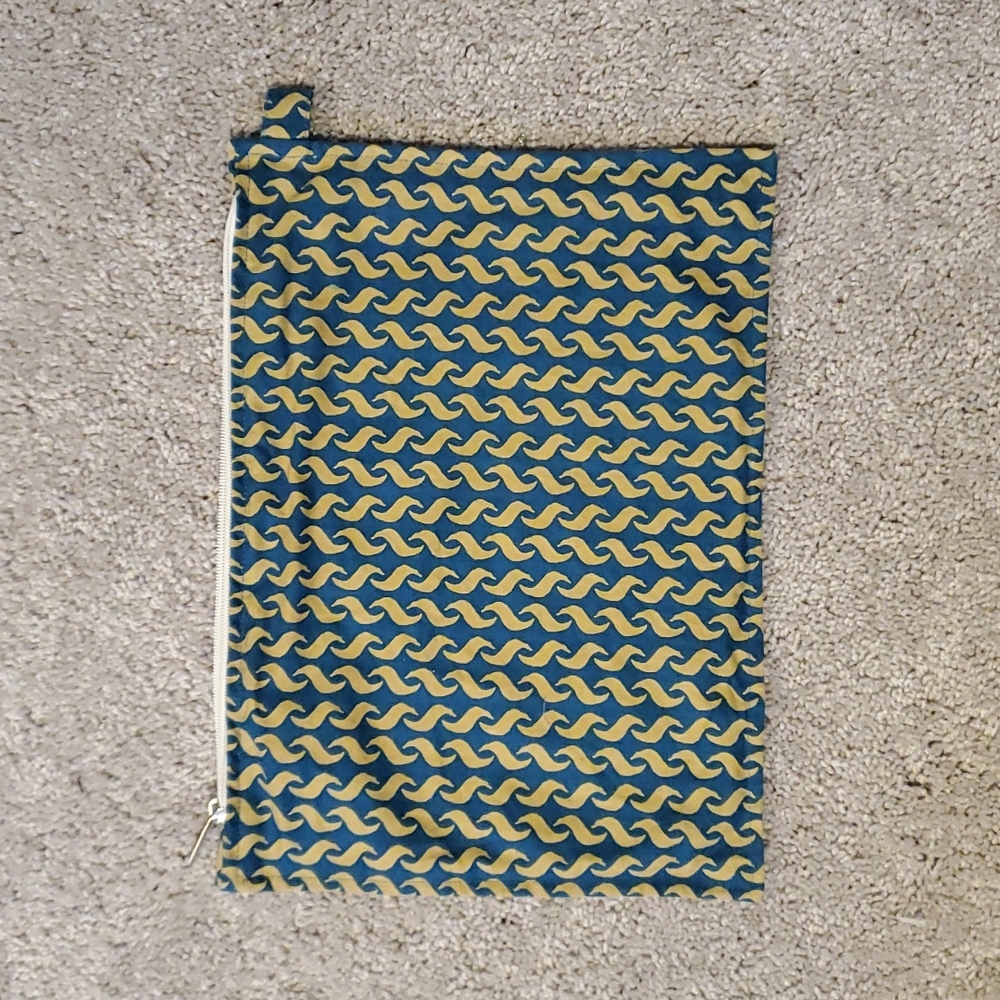 Roller Rabbit Pouch Set - Picture 2 of 5